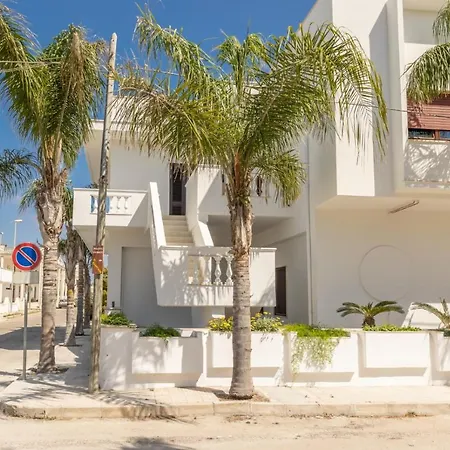 Apartment & Friends - A 250m Dalle Spiagge Sabbiose Torre San Giovanni Ugento
